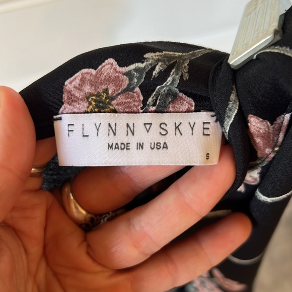 Flynn Skye 🌸 Floral Rayon Skirt S - Picture 2 of 6